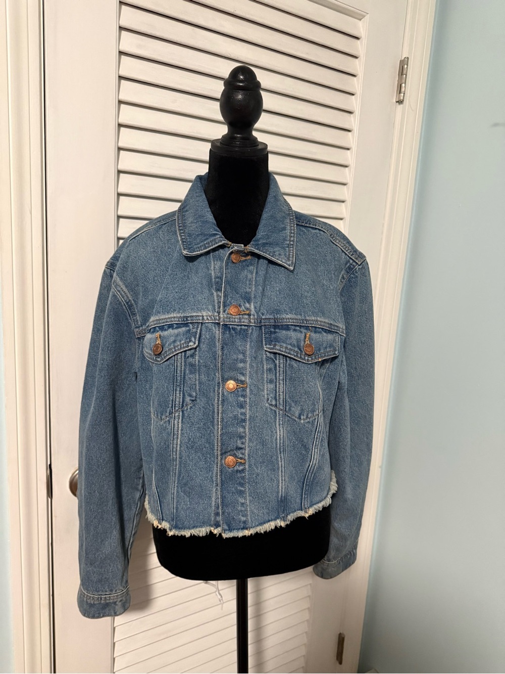 PINK Victoria Secret Blue Cropped Denim Jacket!